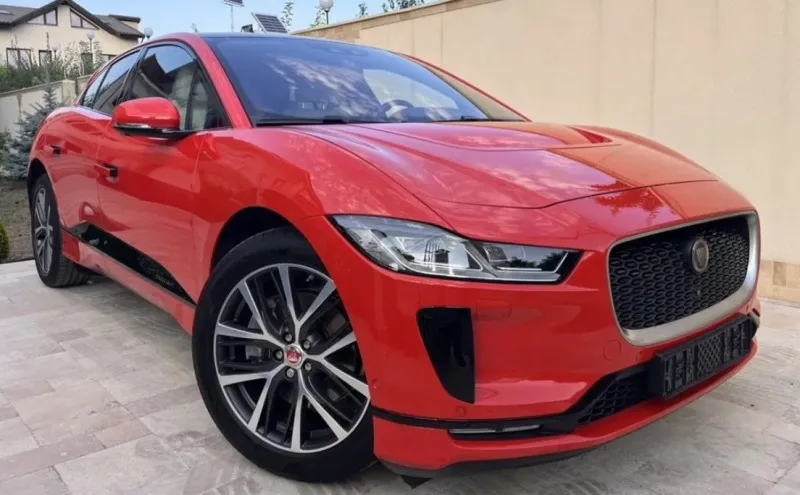 Jaguar I-Pace EV400 90 kWh Image 1