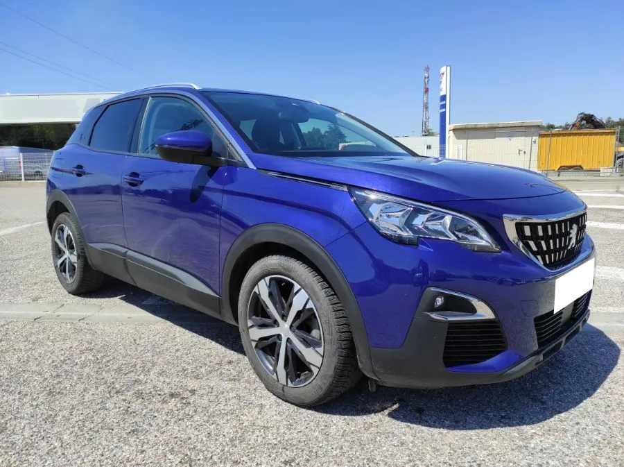 Peugeot 3008 1.5 BLUEHDI 130 ACTIVE Image 1