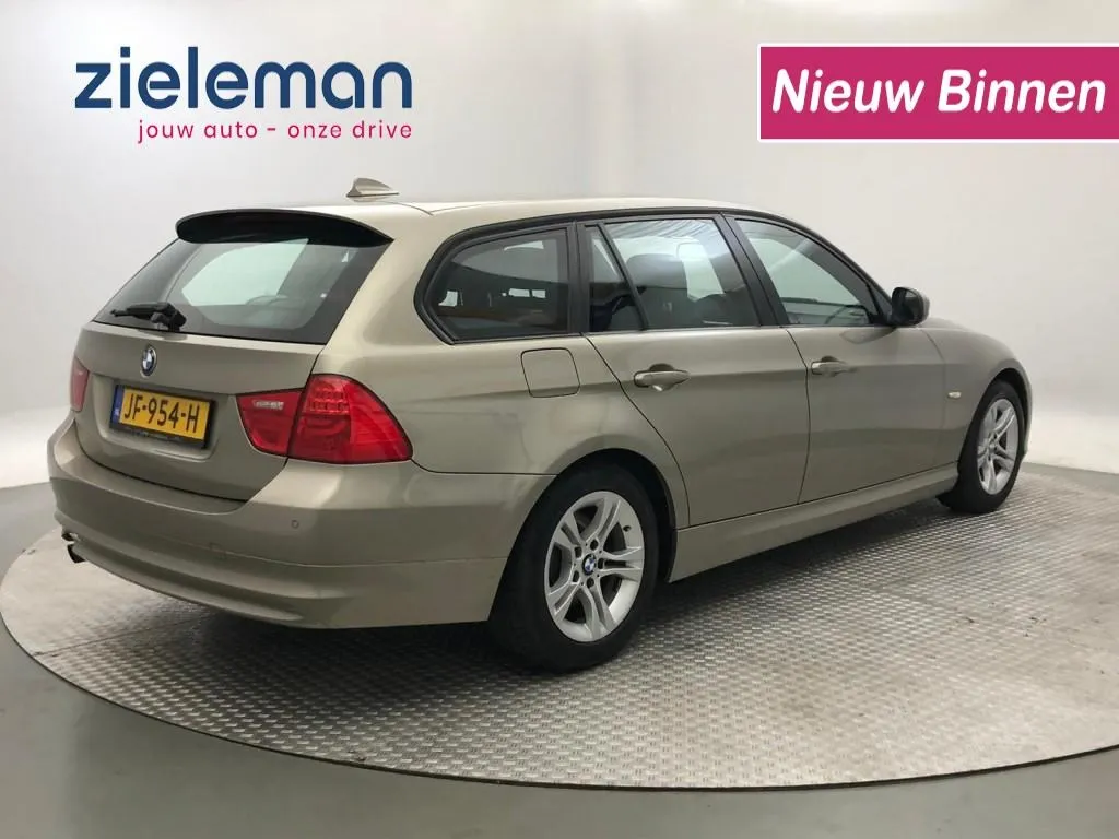 BMW 318 Touring 318i Luxury Line Navi Image 2